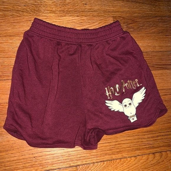 Kids Harry Potter sweat shorts size 14 burgundy H&M X WB hogwarts unisex girls - Picture 2 of 6